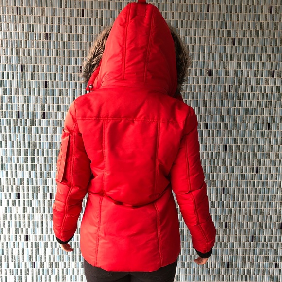 Red Puffer/Ski Jacket with 20% down filling - Picture 4 of 9